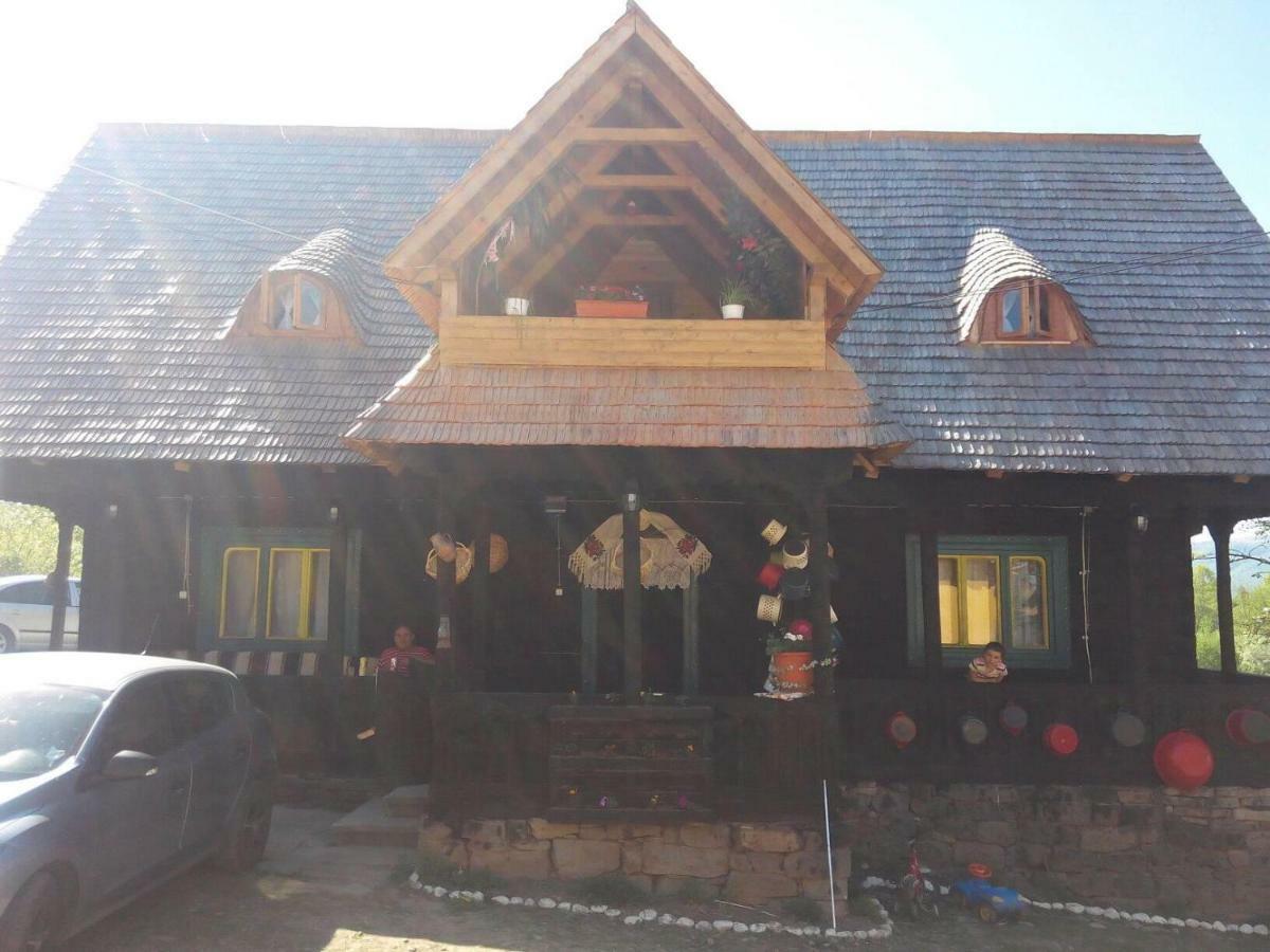 Complex Traditional Casuta Bunicilor-Breb Exterior foto