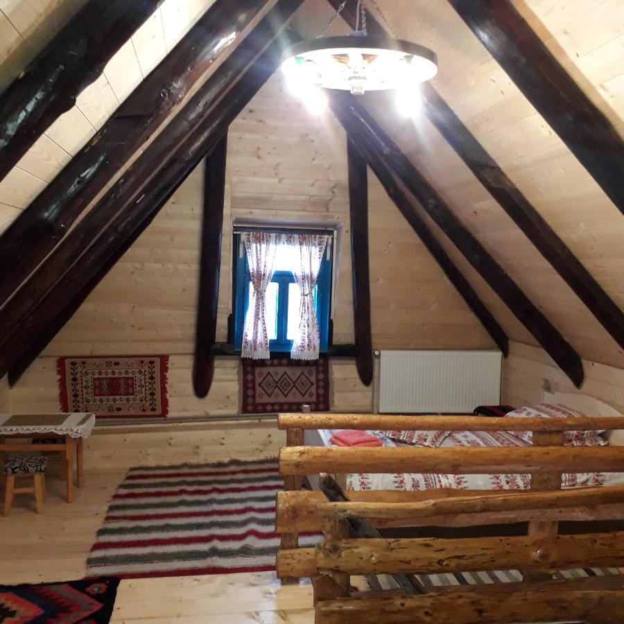 Complex Traditional Casuta Bunicilor-Breb Exterior foto